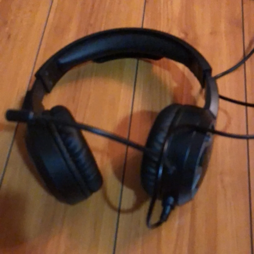 Phenom gaming headset and Minecraft,wolfenstin,Batman 3 gamer deluxe edition